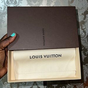 Louis box and dust bag for long wallet
